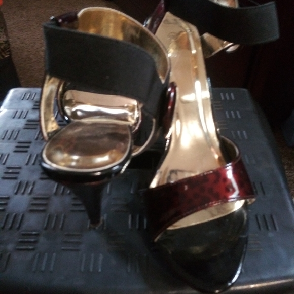 Shoes - Picture 2 of 2